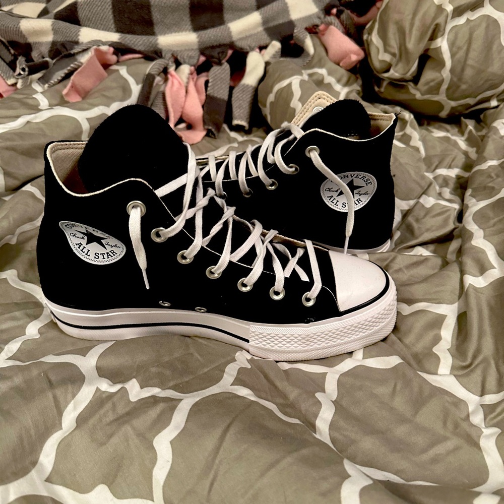 Converse size 9